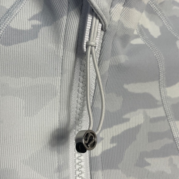 Lululemon Define Camo Jacket Incognito Alpine White Multi Color Size 2 - Picture 7 of 14